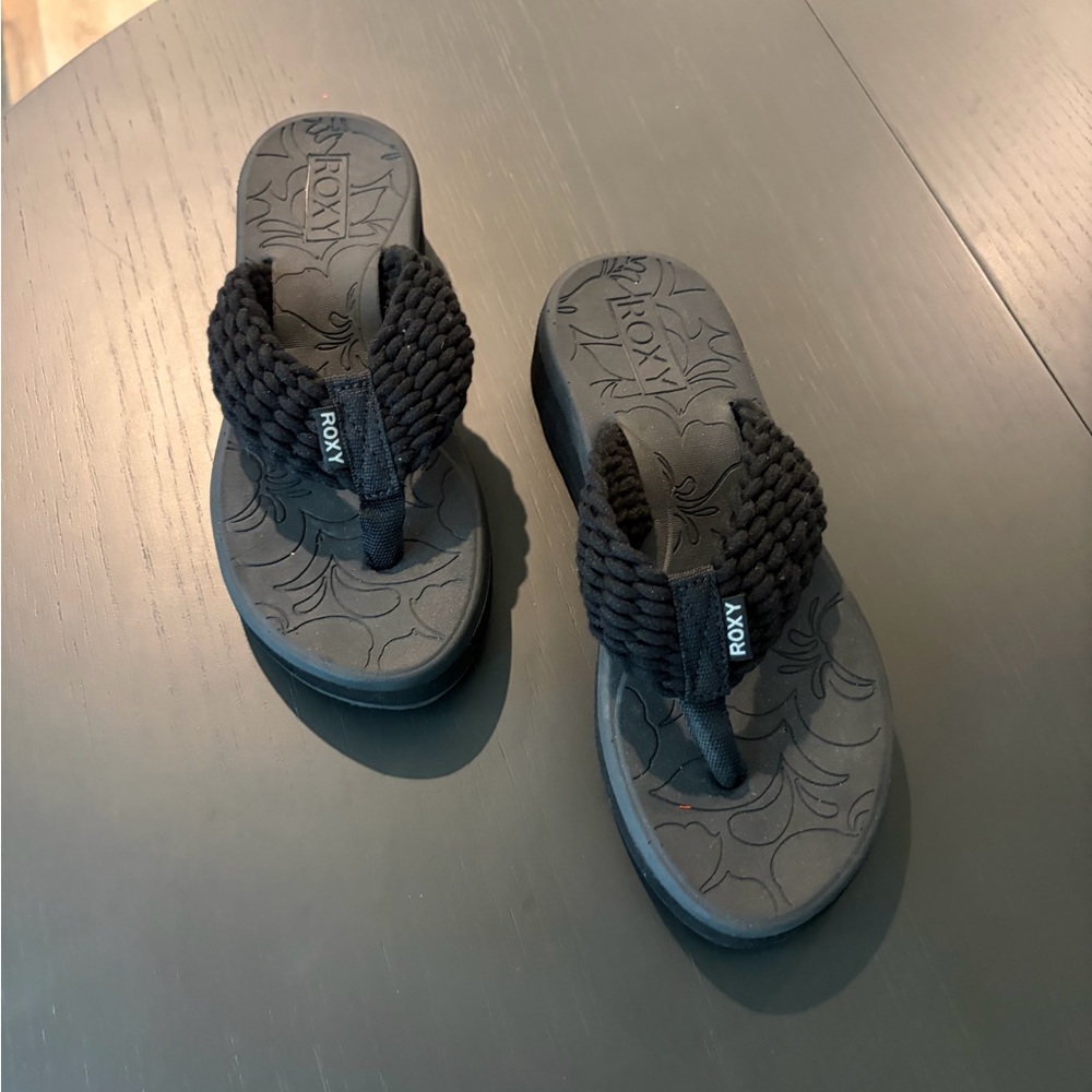 Roxy flip flops